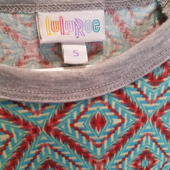 Lularoe Randy Size Small Top Shirt Tunic Gray Diamond Ragland Tee LLR - Picture 4 of 7